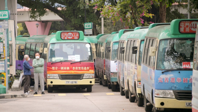 政府容许公共小巴和客车行业最多输入1700个外劳，首轮申请今日截止。资料图片
