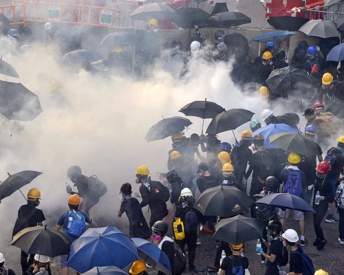 协会关注使用催泪弹的必要性，指情况已扩展成公共卫生议题。