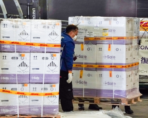新一批約30萬劑復必泰疫苗已付運抵港。資料圖片
