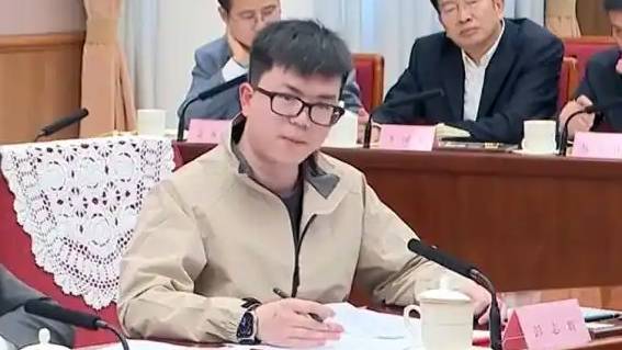 彭志輝參加了4月9日下午召開的經濟形勢專家和企業家座談會。 央視截圖