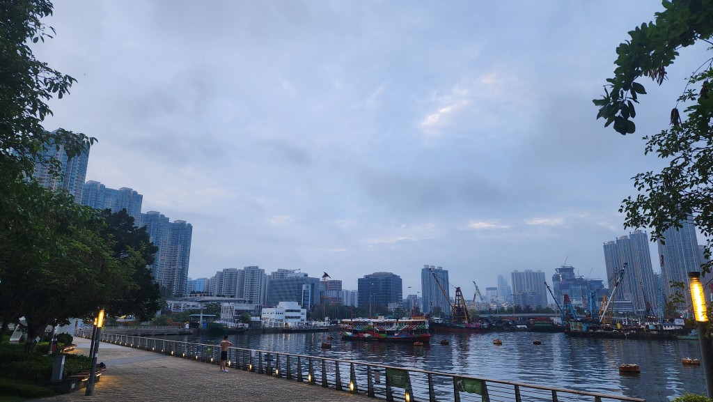 最高氣溫約28度。黎志偉攝 最高氣溫約28度。黎志偉攝