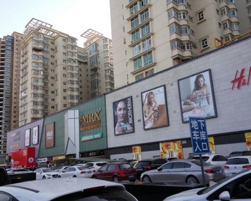 新疆一個商場關閉H&M門店。網上圖片