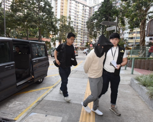 警方拘捕2名男子並押返環翠邨調查
