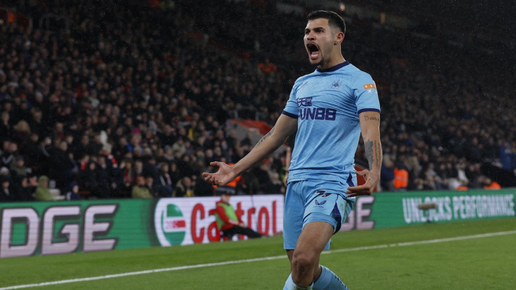 般奴古馬雷斯射入世界波助紐卡素三連勝。Reuters