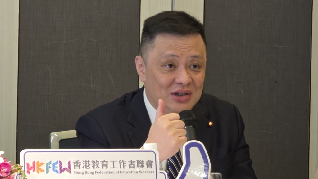 鄧飛建議政府應在此非常時期向家長提供暫時性補助。資料圖片 鄧飛建議政府應在此非常時期向家長提供暫時性補助。資料圖片