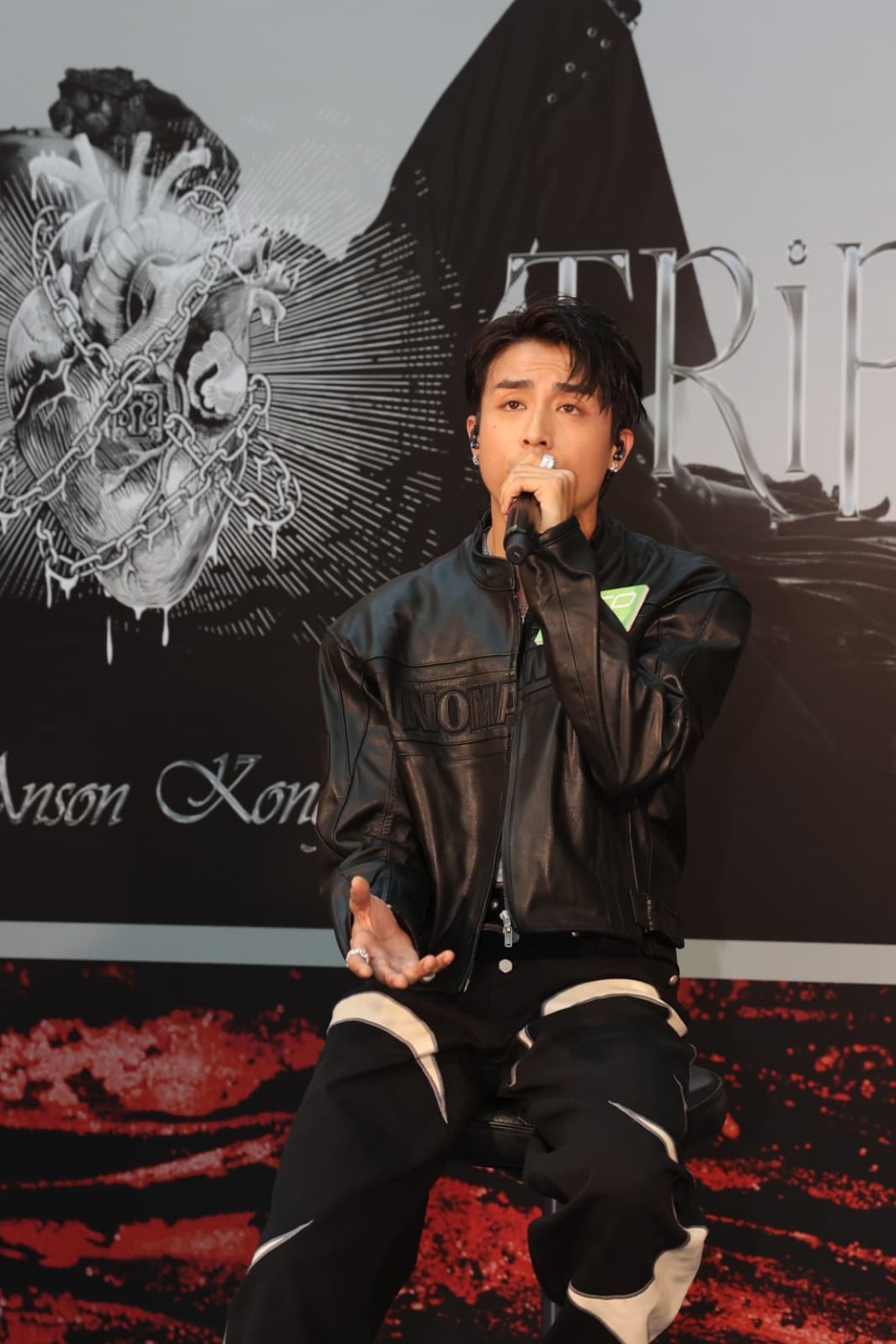 Anson Kong（江𤒹生）举办首张个人专辑《The Trip》签唱会。