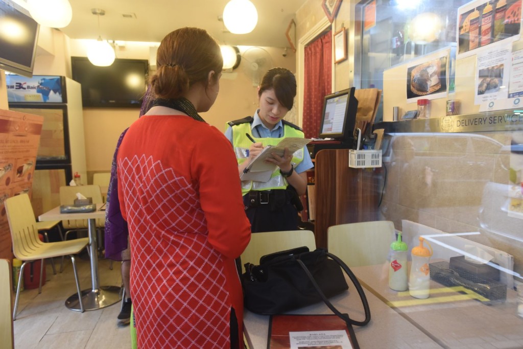 警方到附近的餐廳了解。梁國峰攝