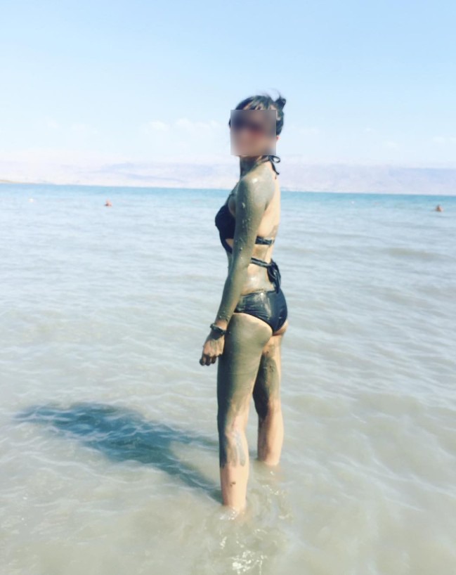 约旦死海打卡，涂死海泥是到此一游的指定动作。