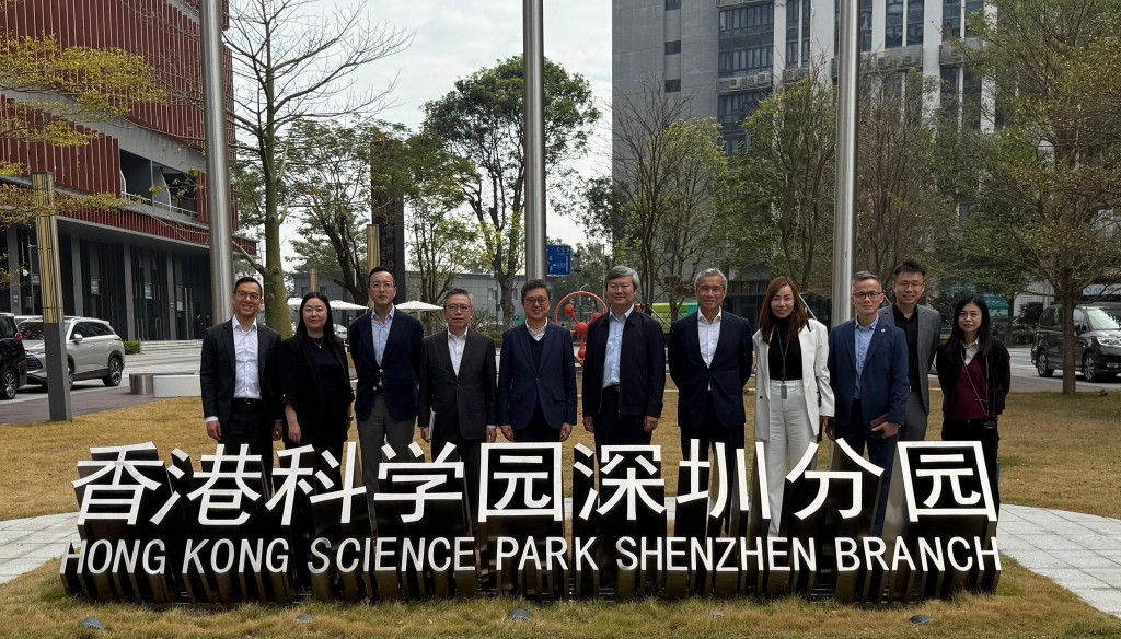 蔡傑銘到香港科學園深圳分園參觀，並與進駐的香港企業代表會面。