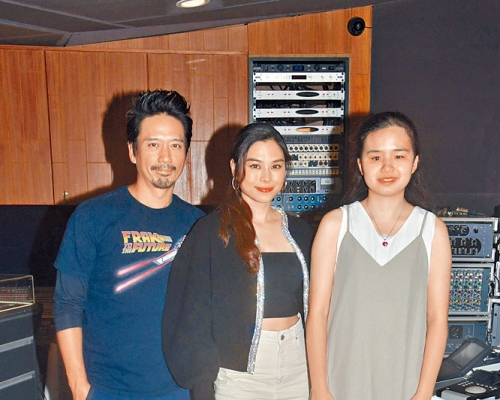 Eric Kwok、Gin Lee和蕭凱恩齊為劇集唱宣傳曲。