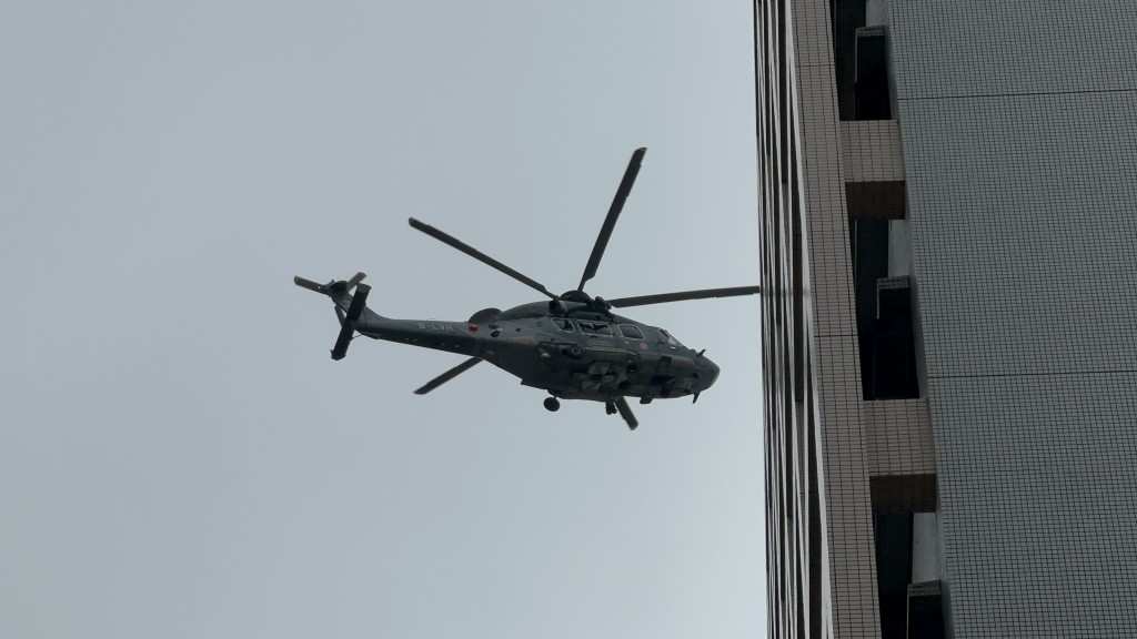 傷者由直升機送往東區醫院。