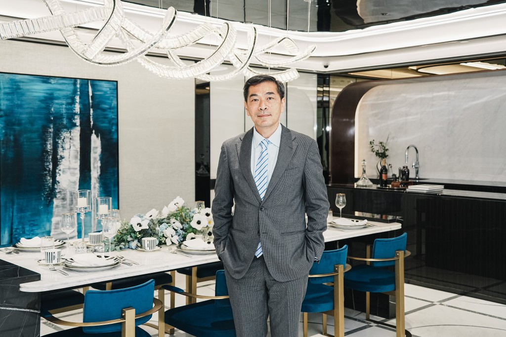 會德豐地產黃光耀表示,DEEP WATER SOUTH位置擁優勢,將以「價量並重」策略推售。 會德豐地產黃光耀表示,DEEP WATER SOUTH位置擁優勢,將以「價量並重」策略推售。