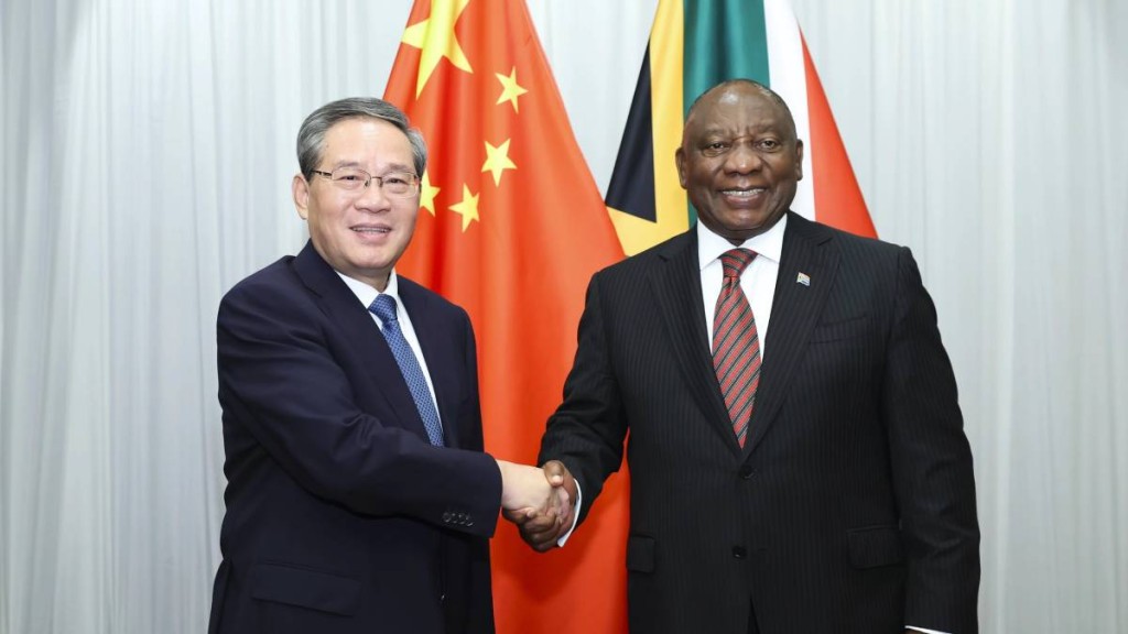 李強在約翰內斯堡會見南非總統拉馬福薩。新華社