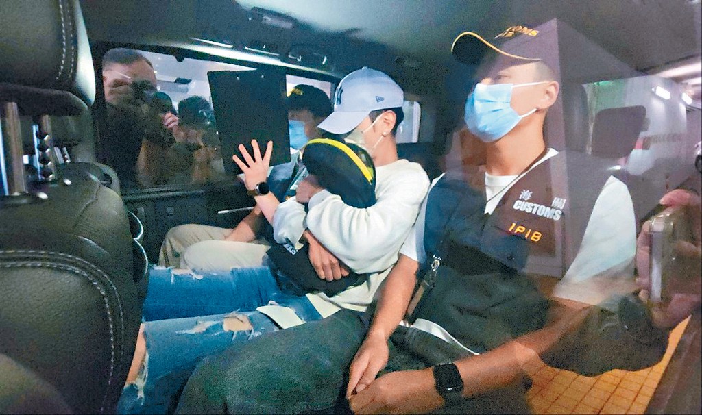 海關拘捕婚禮布置公司PS Wedding & Event Decoration一名40歲男東主,涉違反《商品說明條例》。