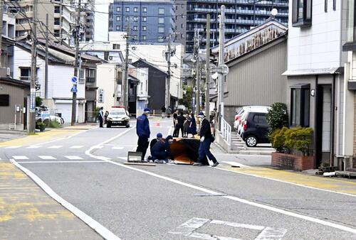 日本富山縣富山市發生近日發生一宗罕見的「黑吃黑」街頭搶劫案。X@z95938620 日本富山縣富山市發生近日發生一宗罕見的「黑吃黑」街頭搶劫案。X@z95938620