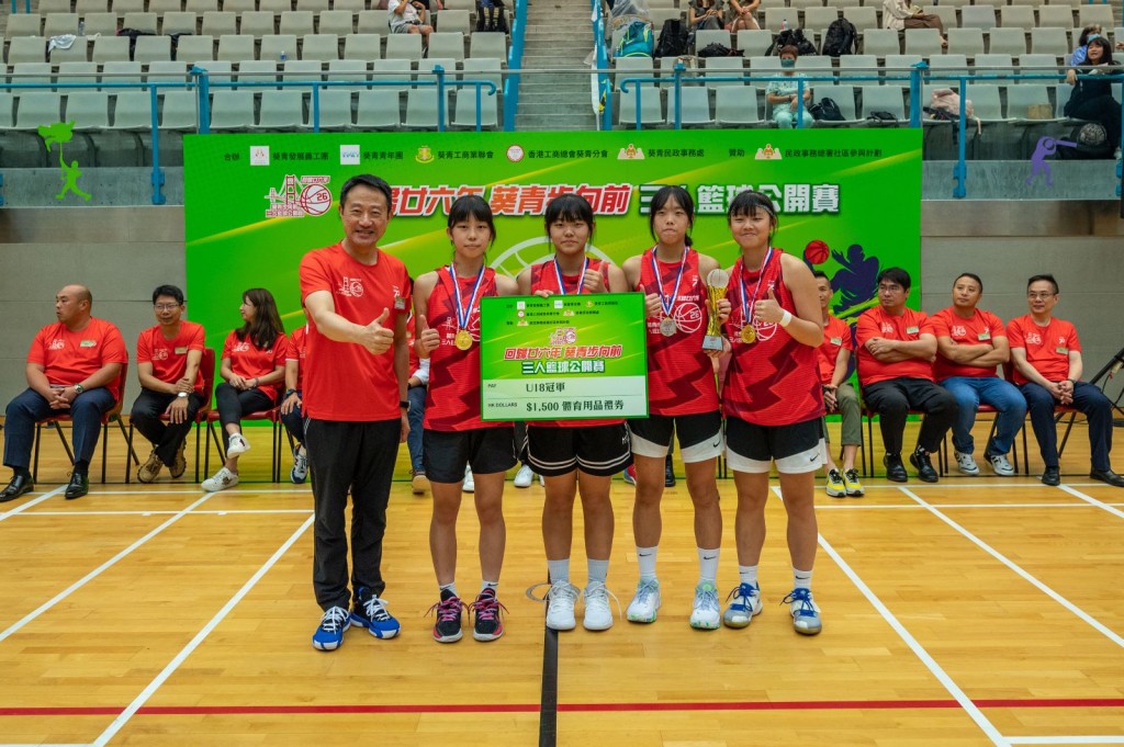 女子U18组别冠军球队汉华。(公关图片)