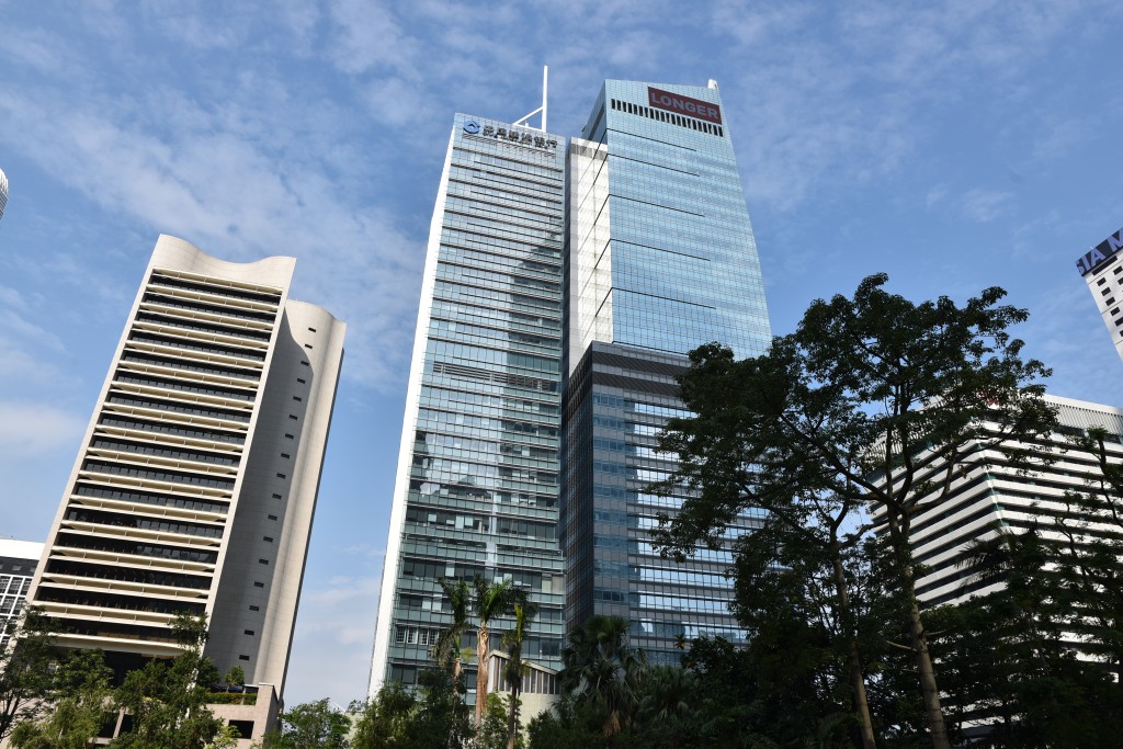 中環干諾道中3號的中國建設銀行大廈，現時由建設銀行（939）以及麗新發展各佔一半股權。