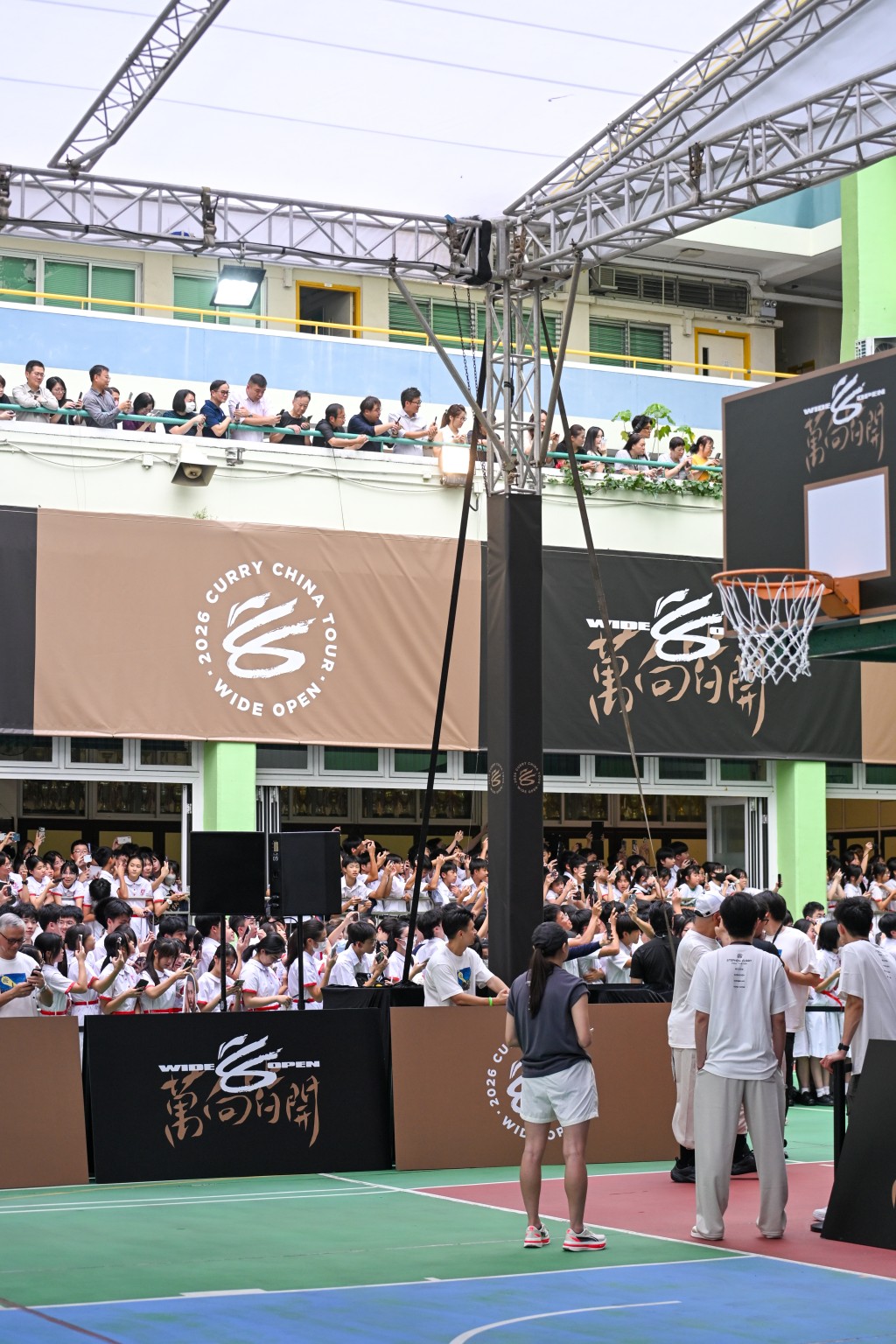 現場有很多學生到場支持居利。魏國謙攝