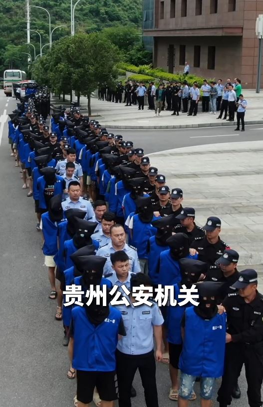 中緬兩地警方在大其力地區搗破10個電騙據點，將150扮軍人行騙疑犯移交回中國。