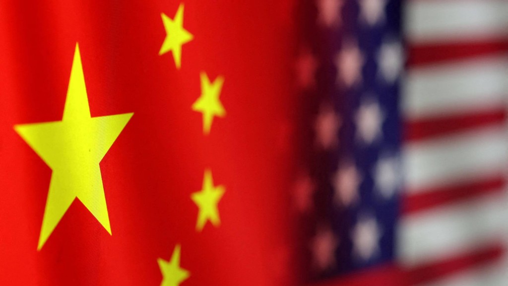 陳茂波指,中美兩國短期內或會達成貿易協議,但估計中美關係在未來幾年仍充滿挑戰和起伏。 陳茂波指,中美兩國短期內或會達成貿易協議,但估計中美關係在未來幾年仍充滿挑戰和起伏。