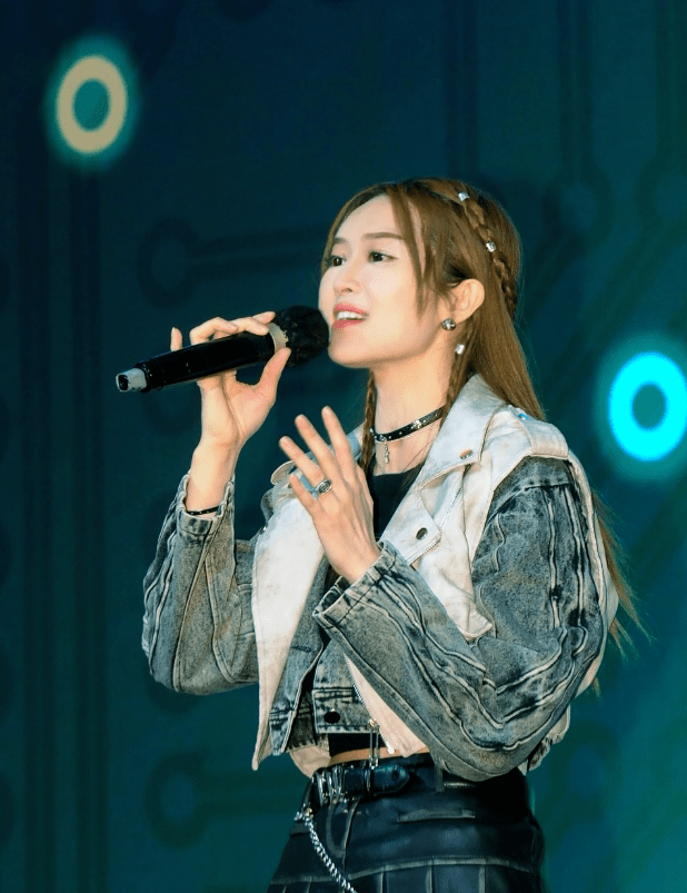 鍾雨璇參加《尾二一屆口罩小姐》時曾引起網民關注。鍾雨璇ig: ophelia_o3圖片