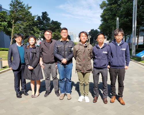 七位元朗區「素人」,左起為張秀賢、陳詩雅、王百羽、李頌慈、李俊威、林進、侯文健。