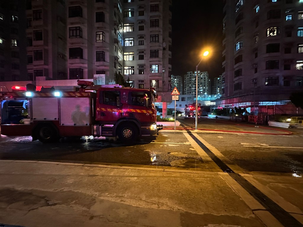 消防到場將火救熄。