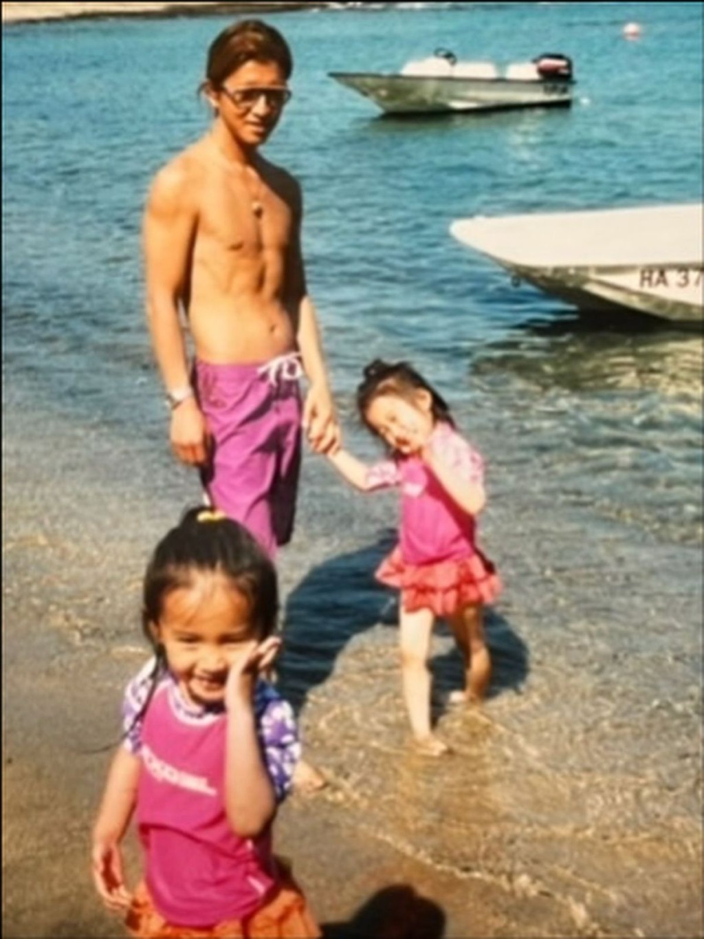 光希公開木村的半裸照。