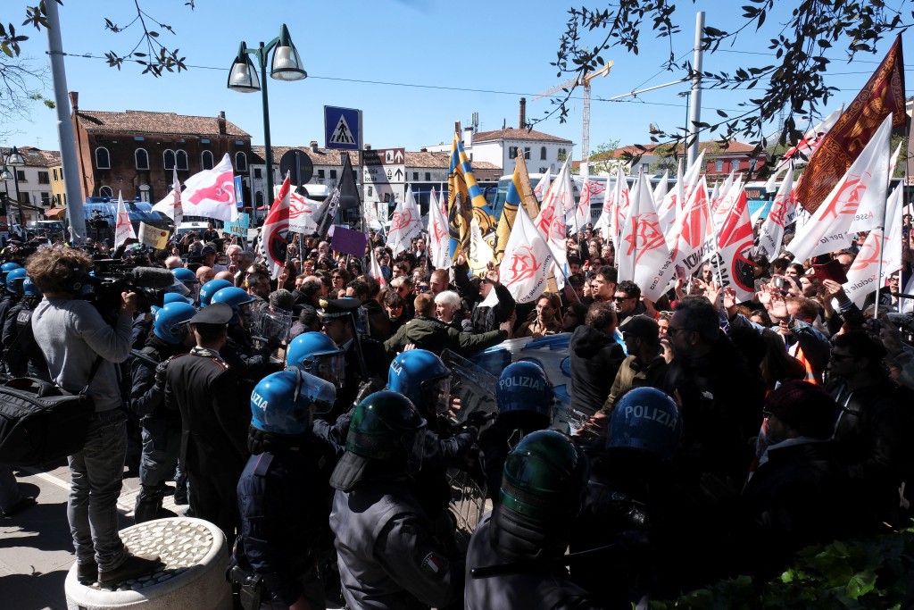 威尼斯開徵入城費 觸發數百居民示威抗議