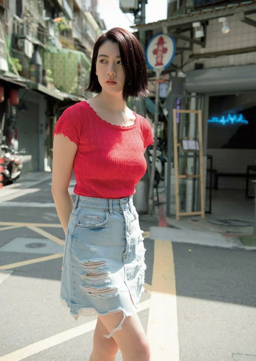 三吉彩花