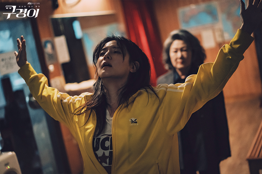 李英愛2021年底拍JTBC劇集《神探具景伊》。