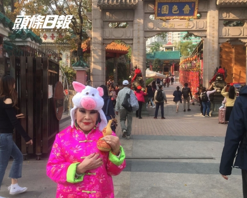 夏蕙BB直言,每次到黃大仙祠上頭炷香後,「會覺得樣樣都好」。