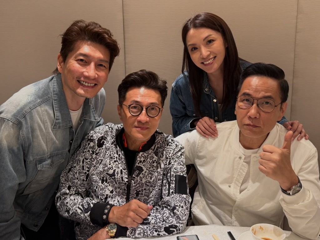 同場的陳煒保養得宜,被讚凍齡美人。 同場的陳煒保養得宜,被讚凍齡美人。