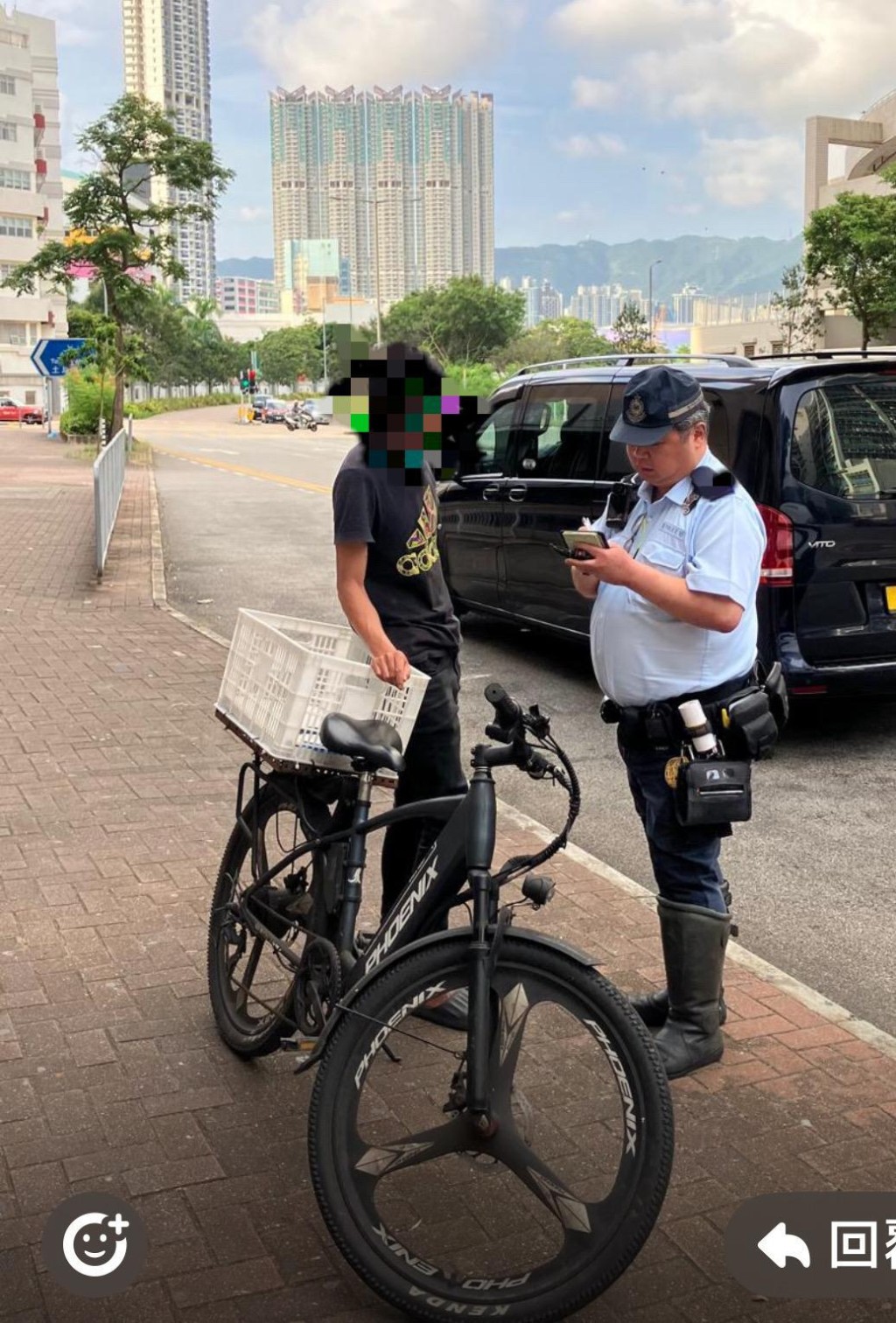 警方檢控違例人士。