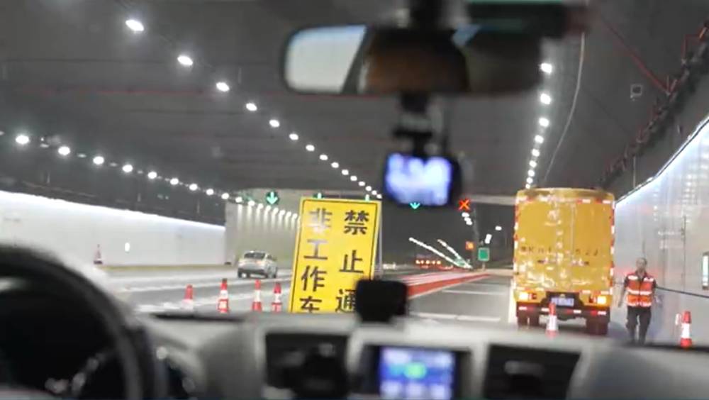 深中通道逢假日封路「施工」？