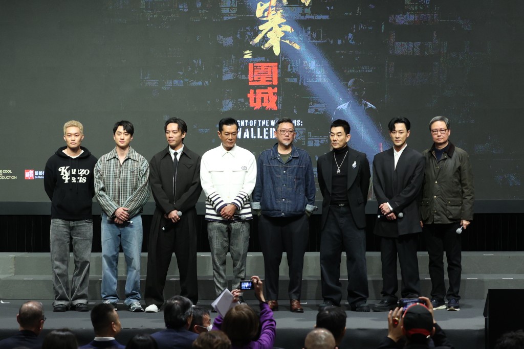 主演《九》的古天乐、任贤齐、林峯以及导演郑保瑞现身宣传。