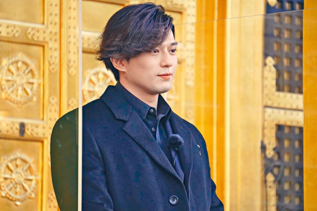 新田真劍佑近日爆出爭女新聞，更被指疑破壞別人婚姻。