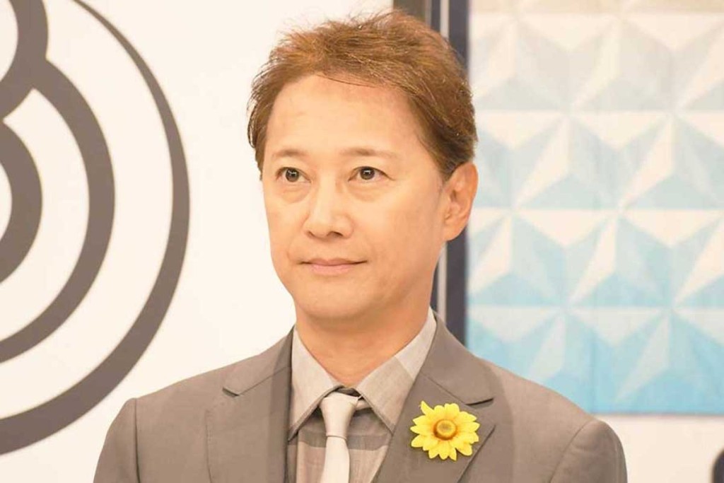 中居正廣爆出桃色醜聞後令其事業受影響,多個節目被撤檔,廣告代言亦被下架。 中居正廣爆出桃色醜聞後令其事業受影響,多個節目被撤檔,廣告代言亦被下架。