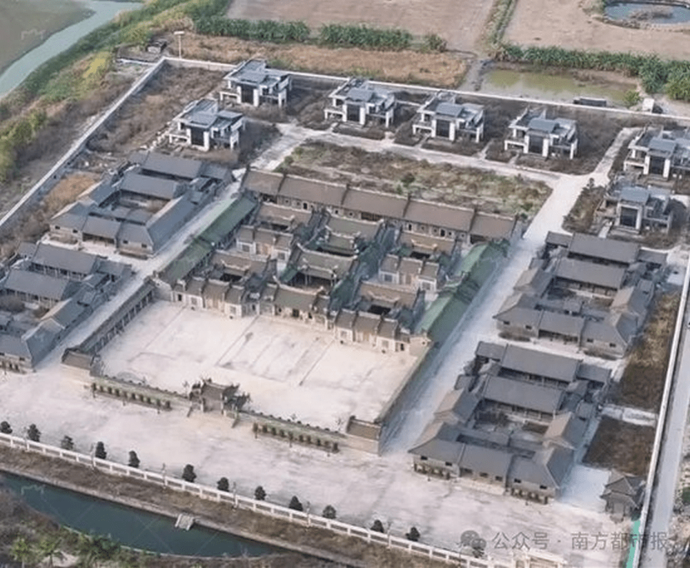 耗資10億佔地57畝,潮汕豪宅「英之園」。 耗資10億佔地57畝,潮汕豪宅「英之園」。