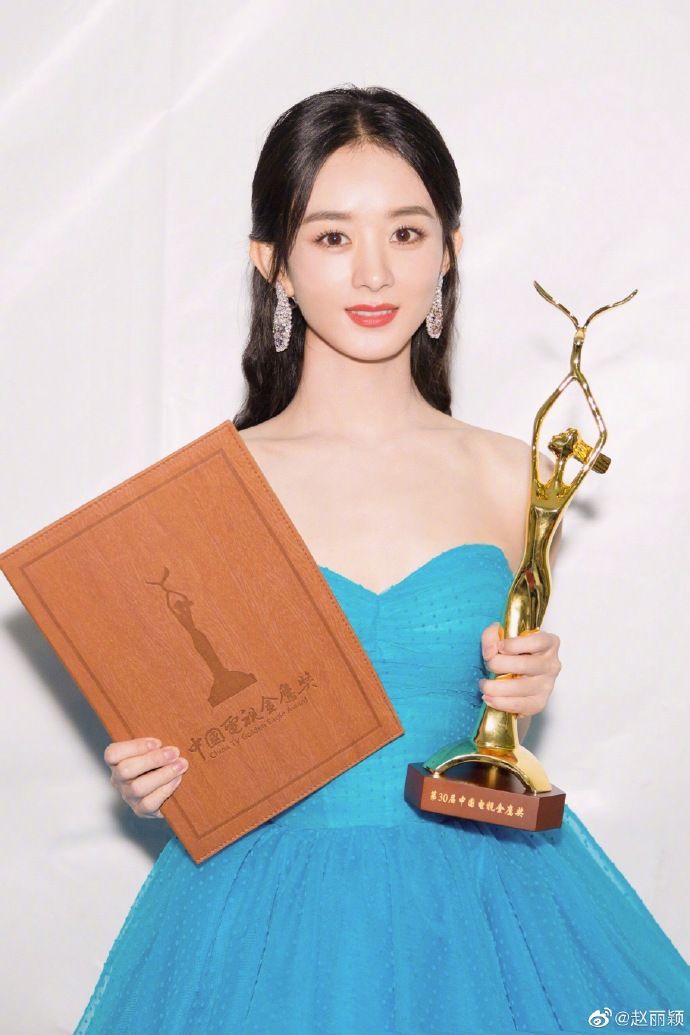 趙麗穎有陸劇女王之稱。 趙麗穎有陸劇女王之稱。