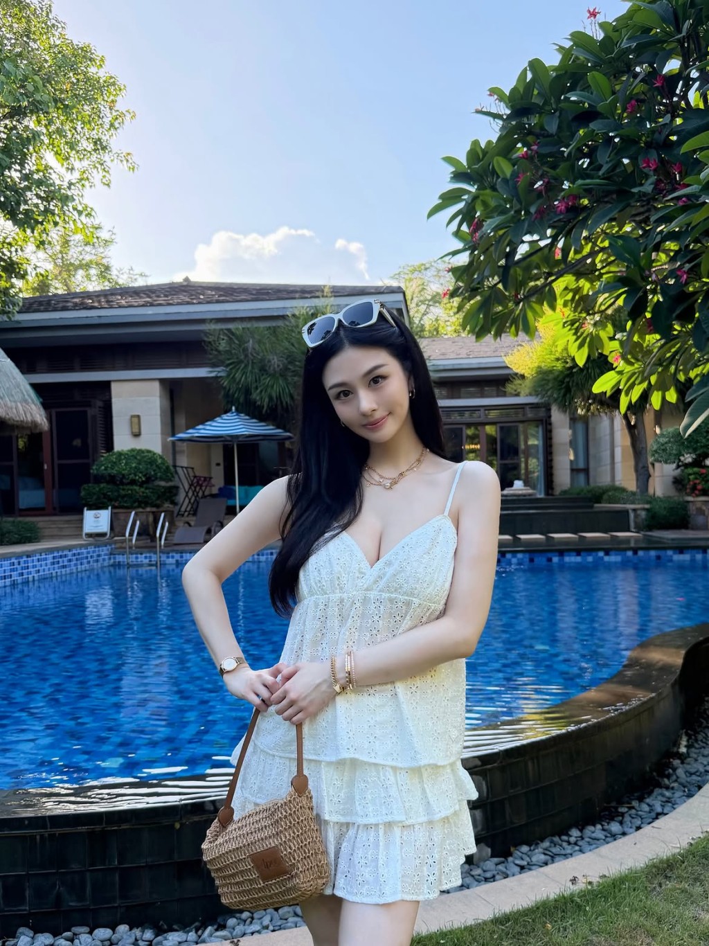 沈月有顏值有身材。 沈月有顏值有身材。