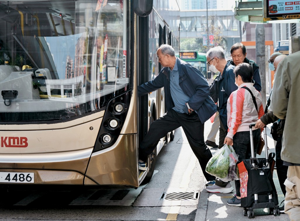學者認為新方案未必能為庫房「慳錢」。