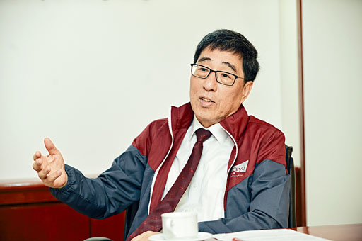 ■城大前晚突然發稿指校長郭位已與學生代表會面交流，但學生會稱未料此臨時邀請被當成正式官方會面。