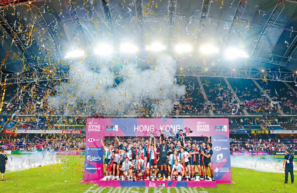 香港国际七人榄球赛本周末移师启德主场馆举行，各界关注七榄能否延续旧日盛况。