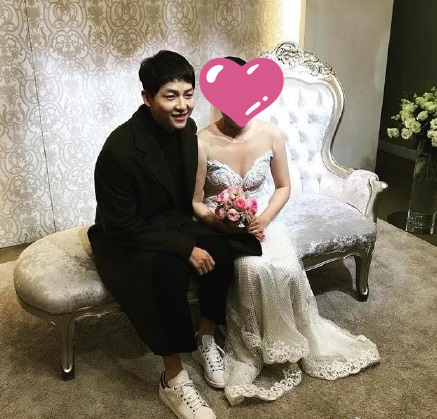 宋仲基明顯胖了一點。