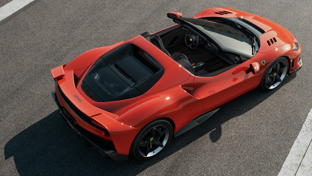 法拉利Ferrari 296 Speciale A加強版以開頂296 GTS為基礎,電動硬頂開或關只需14秒。