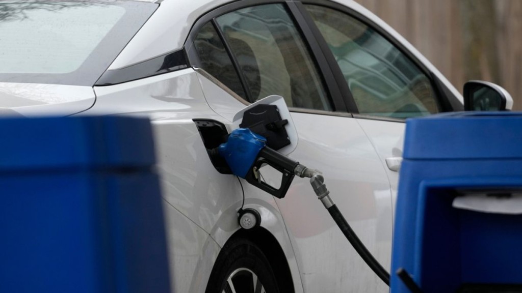 日本準備釋放國家石油儲備解困。美聯社