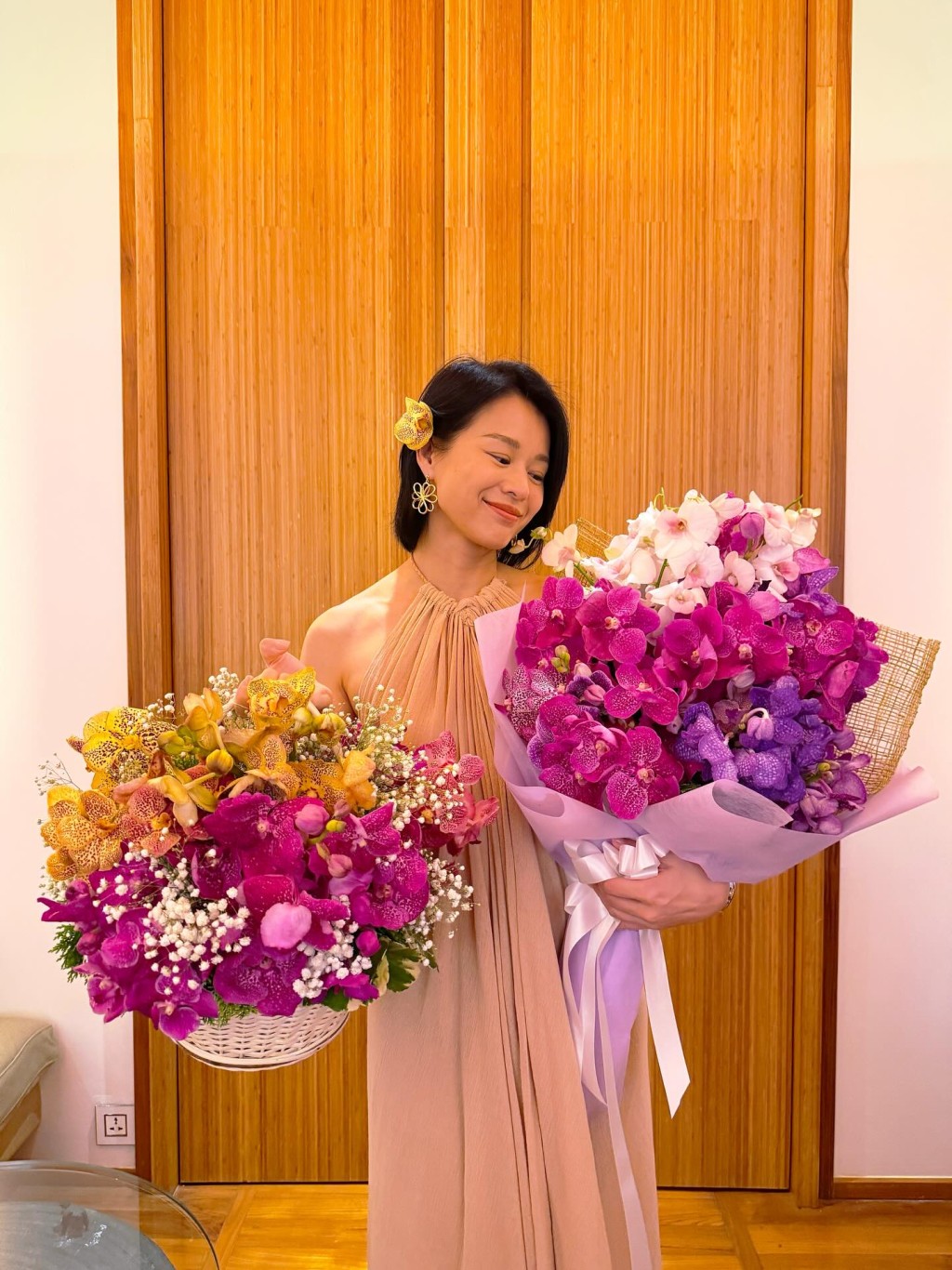 胡杏兒成為三子之母,外形依然keep得好。 胡杏兒成為三子之母,外形依然keep得好。