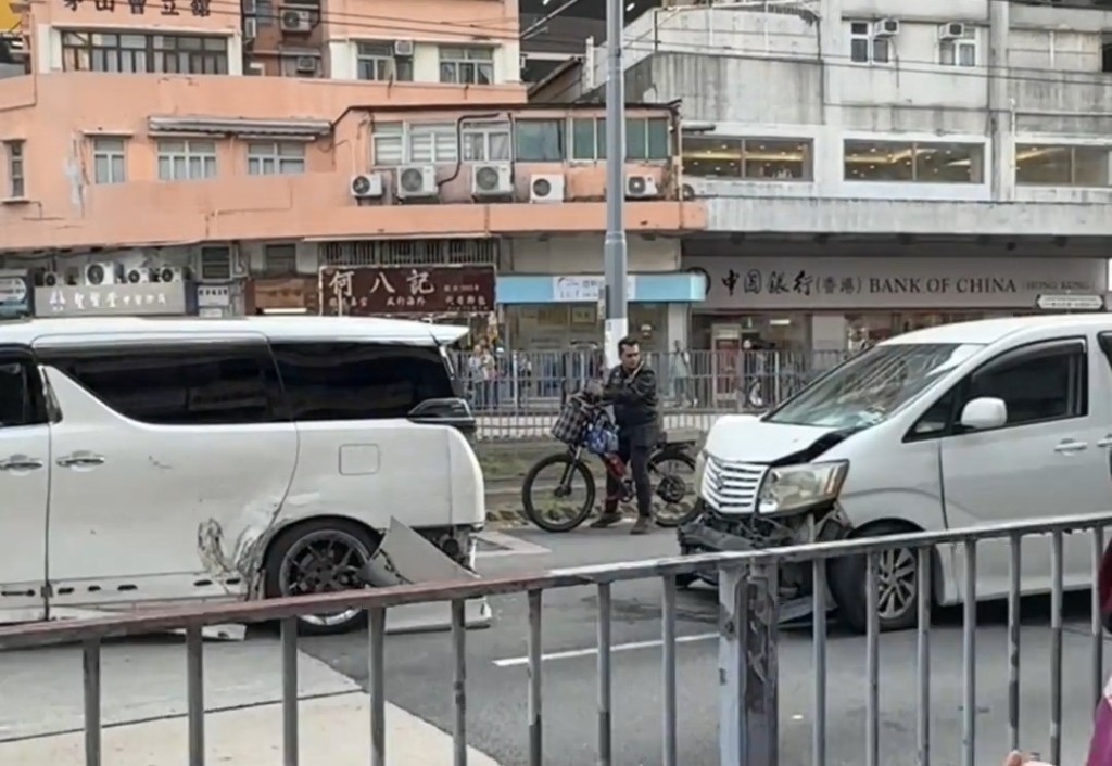 後方的七人車車頭亦告損毀。網上片段截圖