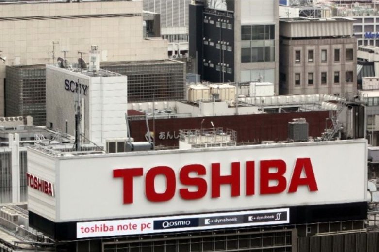 1949年，東芝在東京證交所上市，成為市場少有的製造業巨頭企業，風光一時無兩。